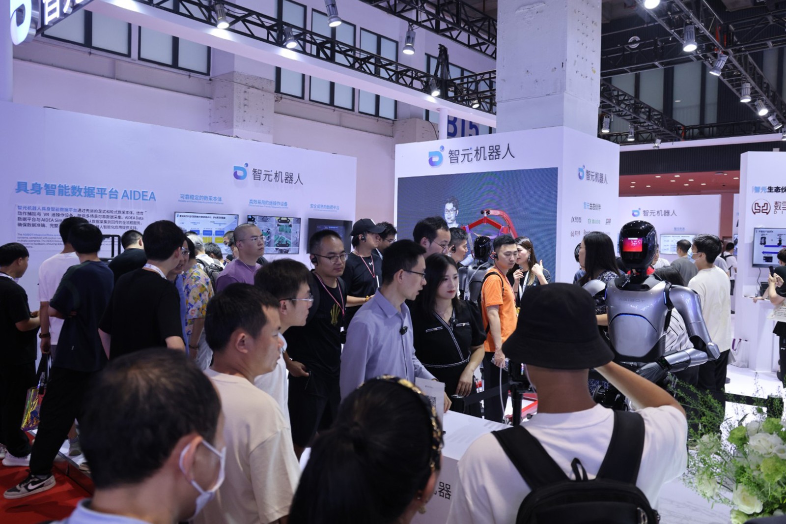 球速机器人亮相世界机器人大会WRC