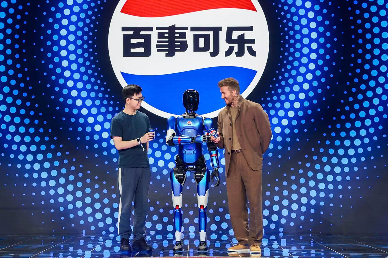 球速机器人携手百事中国共创“百事蓝宝” 共燃渴望新章